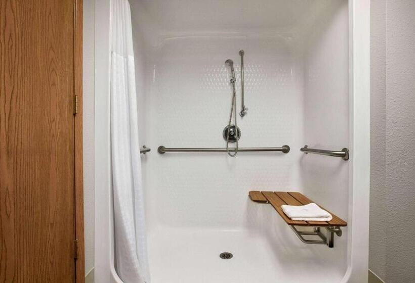 غرفة قياسية سرير كينج لذوى الإحتياجات الخاصة, Americinn By Wyndham Branson & Conference Center