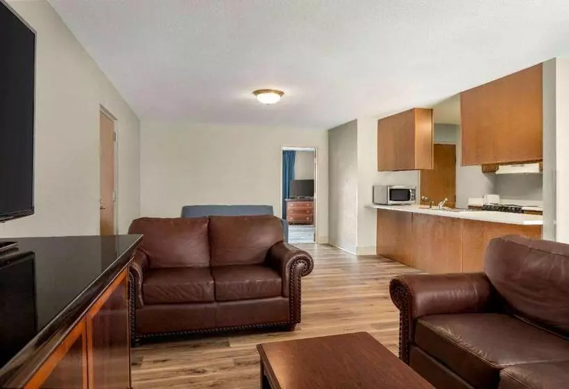 سوئیت با تخت بزرگ, Americinn By Wyndham Branson & Conference Center