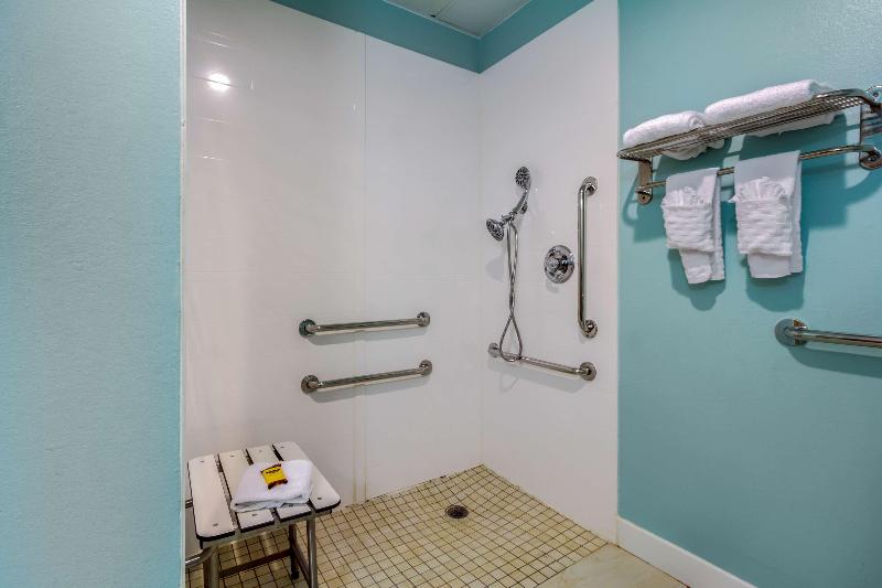 Номер Стандарт Кровать Кинг Адаптированный для Инвалидов, Best Western Plus Wilmington/wrightsville Beach