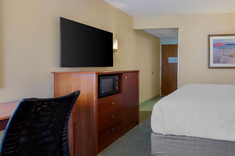장애인을 위한 킹사이즈 침대 스탠다드 룸, Best Western Plus Wilmington/wrightsville Beach