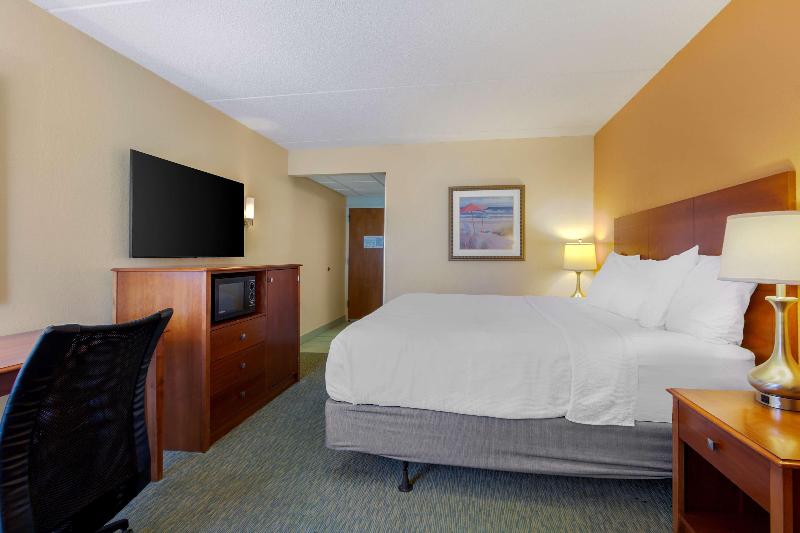 장애인을 위한 킹사이즈 침대 스탠다드 룸, Best Western Plus Wilmington/wrightsville Beach