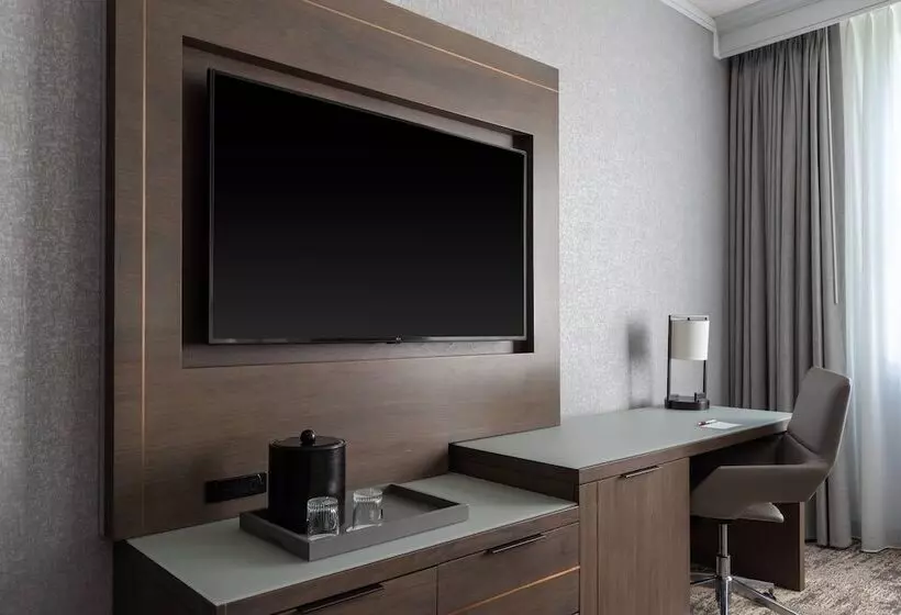 ダブルベッドスタンダードルーム, Courtyard By Marriott Chicago At Medical District Uic