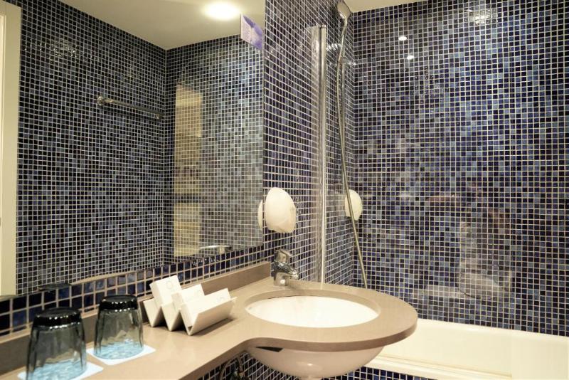 适合残疾人士使用的带超级大床的标准间, Lions Gate