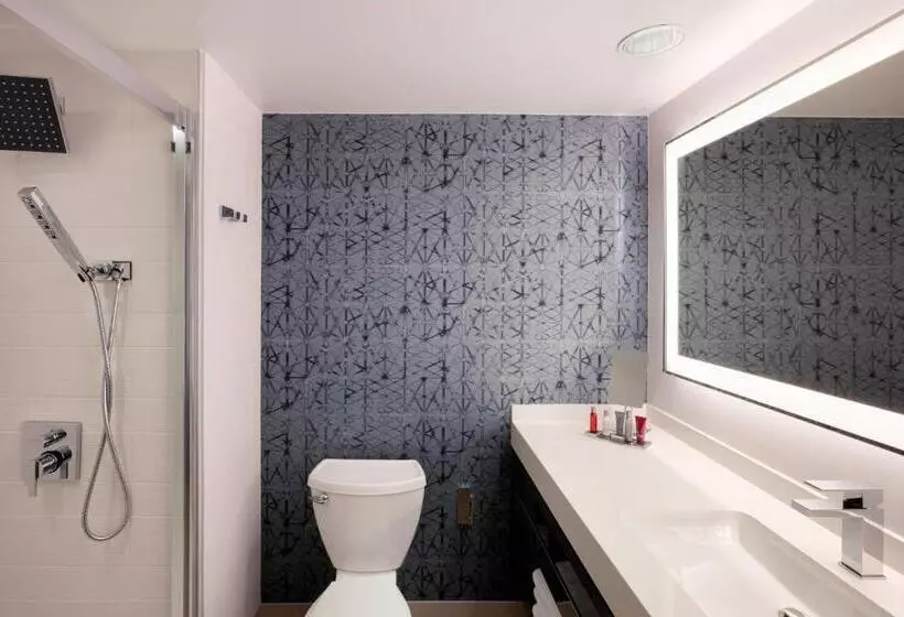 اتاق استاندارد با تخت بزرگ, Louisville Marriott Downtown
