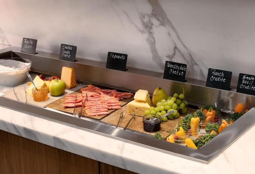 带大床的豪华间, Louisville Marriott Downtown