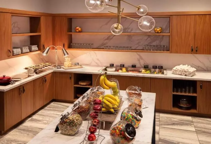 اتاق لوکس با تخت بزرگ, Louisville Marriott Downtown