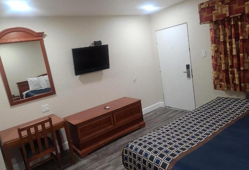 غرفة قياسية سرير كينج, Majestic Inn & Suites