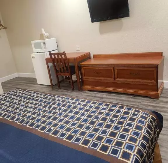 اتاق استاندارد با تخت بزرگ, Majestic Inn & Suites