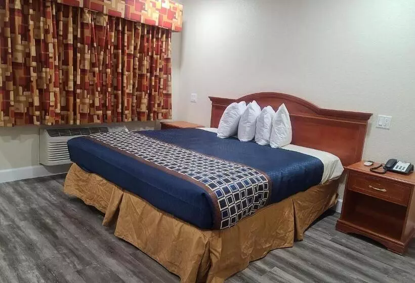 اتاق استاندارد با تخت بزرگ, Majestic Inn & Suites