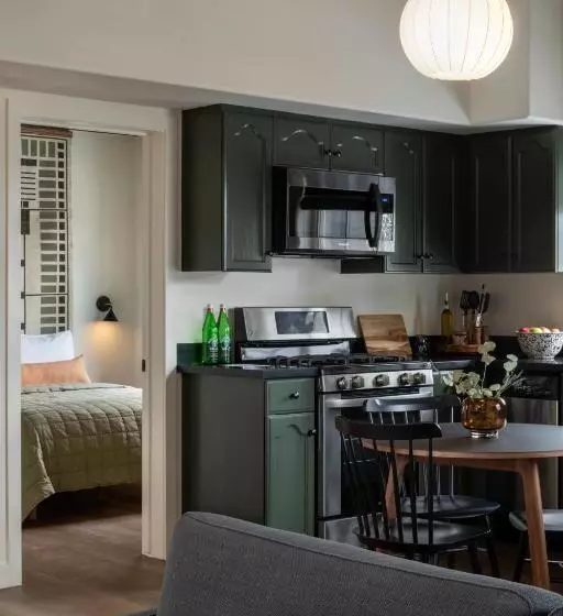 デラックスの4人部屋, Marina Riviera