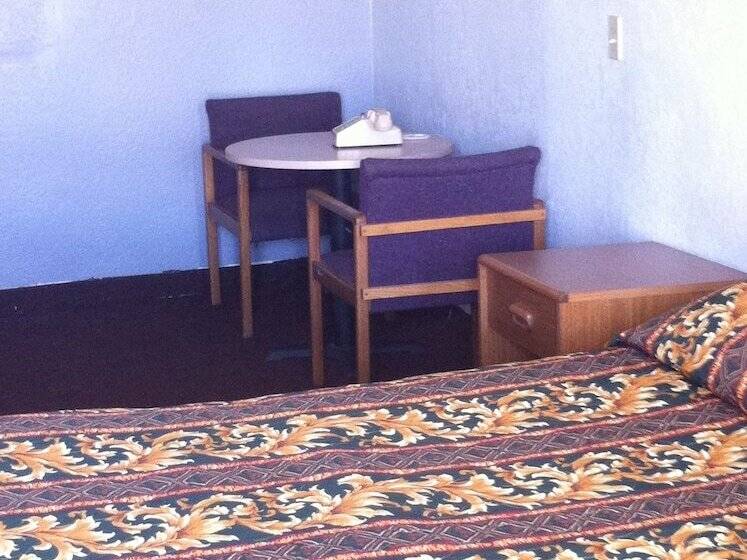 غرفة قياسية, National 9 Inn Sand Canyon