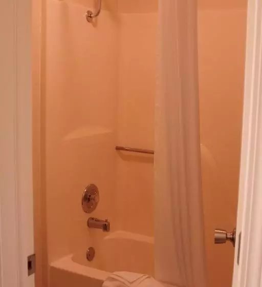 اتاق استاندارد با تخت بزرگ, Whispering Hills Inn