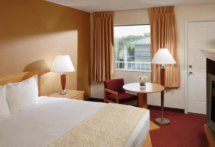 اتاق استاندارد با تخت بزرگ, Whispering Hills Inn