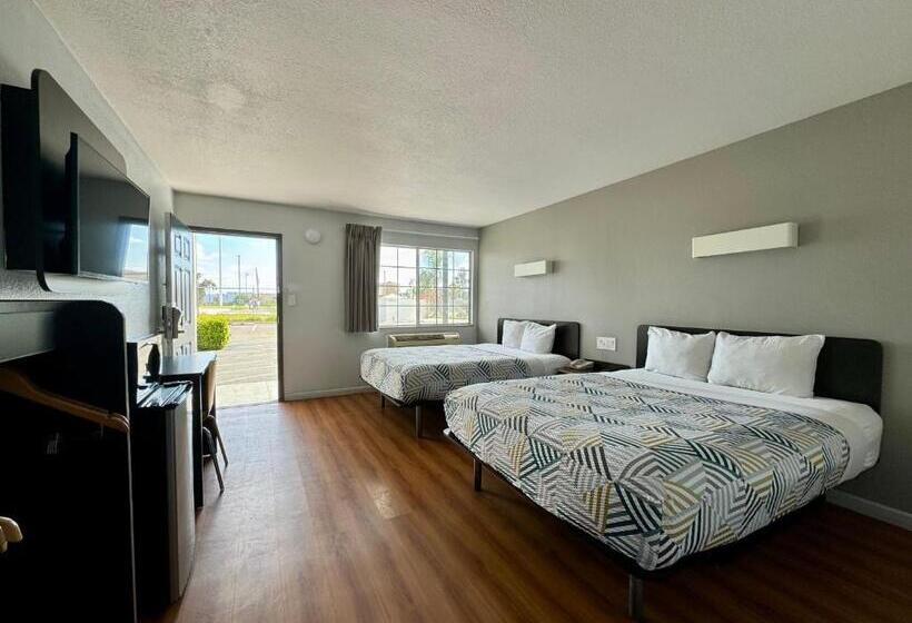 غرفة قياسية لذوى الاحتياجات الخاصة, Motel 6 Delano, Ca