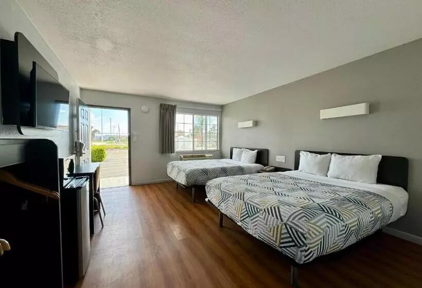 اتاق استاندارد برای معلولان, Motel 6 Delano, Ca