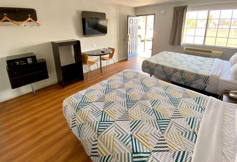 غرفة قياسية لذوى الاحتياجات الخاصة, Motel 6 Delano, Ca