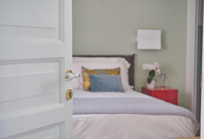 带大床的套房, Archè Design Rooms And Suites