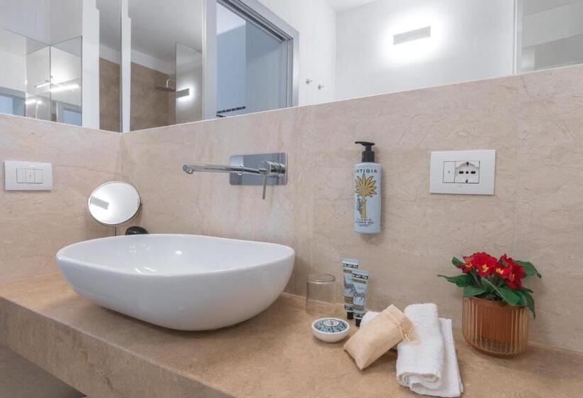 سوییت با استخر, Archè Design Rooms And Suites