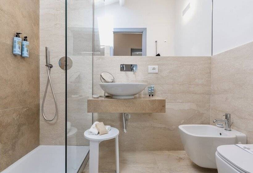 اتاق اکونومی, Archè Design Rooms And Suites