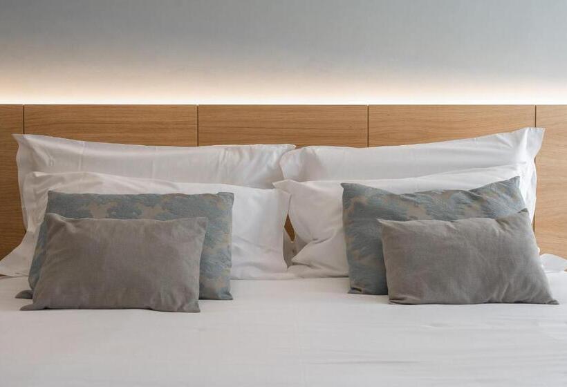 套房配有游泳池, Archè Design Rooms And Suites