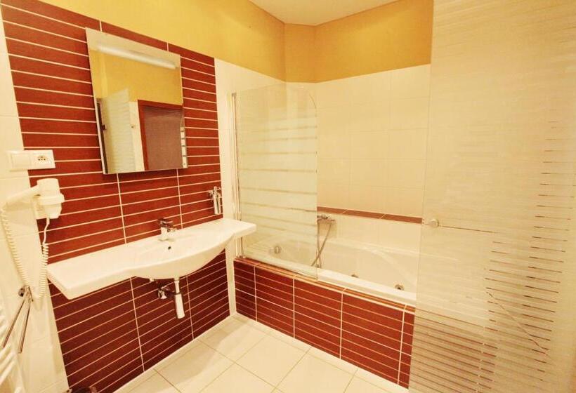 Номер бизнес-класса, City Hotel Nitra