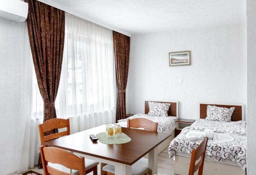 Номер Стандарт Трехместный, Family Hotel Aleks