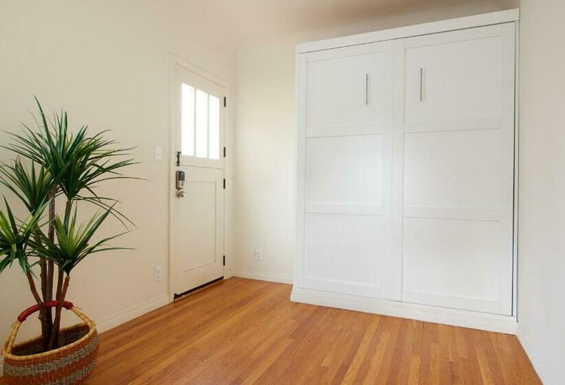 Студия Deluxe, Sonder The Bungalows