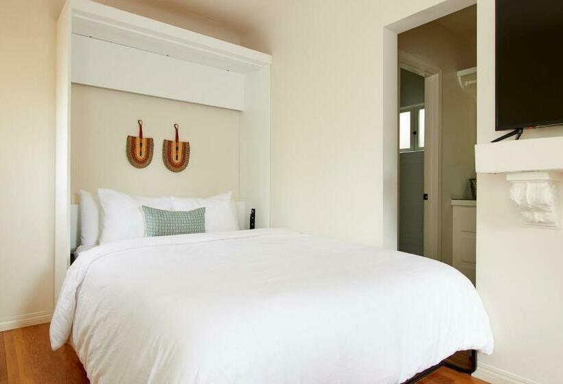 Студия Deluxe, Sonder The Bungalows