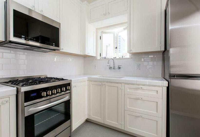 Студия Deluxe, Sonder The Bungalows