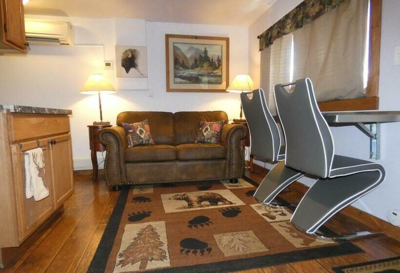 Номер Стандарт, Yellowstone Motel   Adults Only   All Rooms Have Kitchens