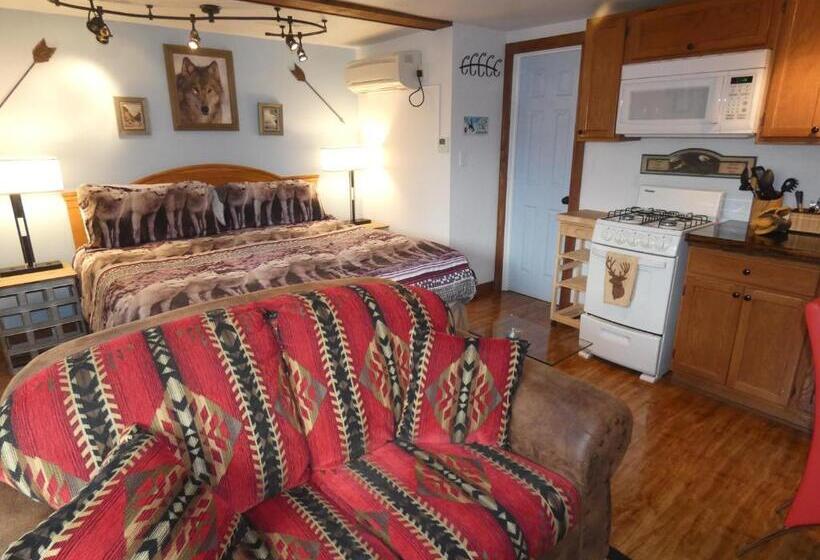 Номер Стандарт, Yellowstone Motel   Adults Only   All Rooms Have Kitchens