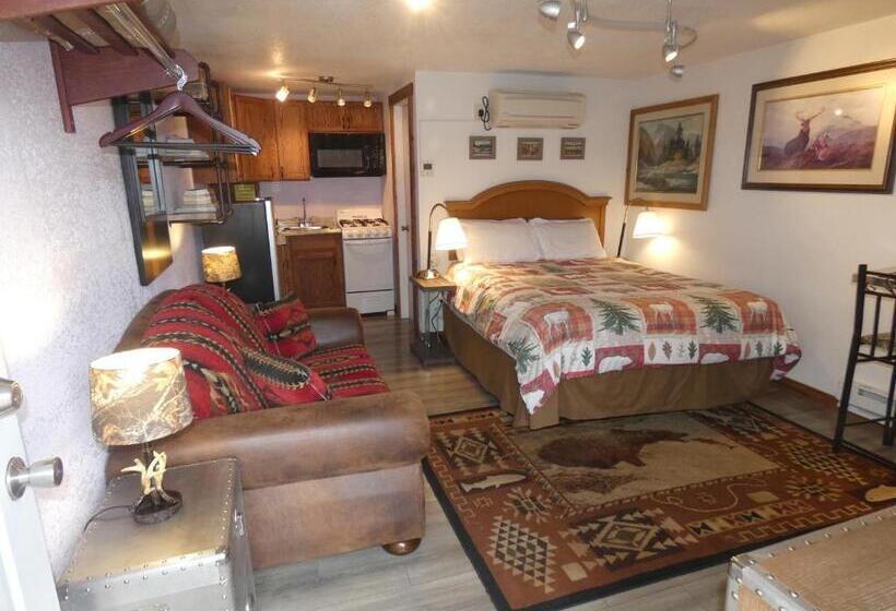 Номер Стандарт, Yellowstone Motel   Adults Only   All Rooms Have Kitchens