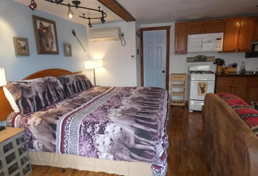 Номер Стандарт, Yellowstone Motel   Adults Only   All Rooms Have Kitchens