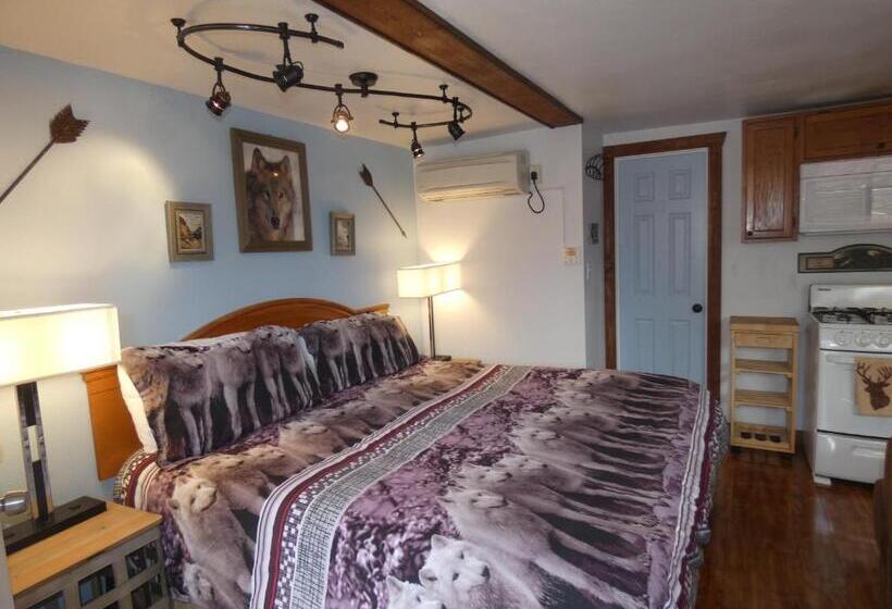 Номер Стандарт, Yellowstone Motel   Adults Only   All Rooms Have Kitchens