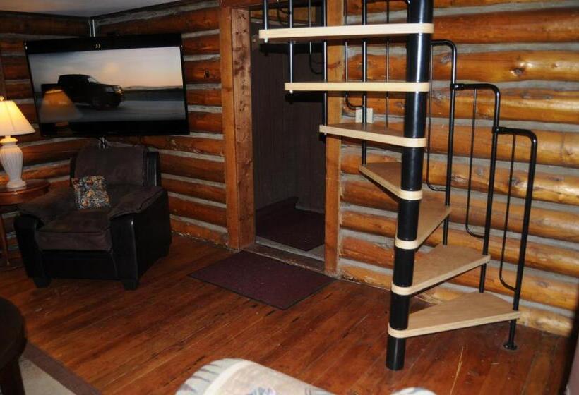 Дом 2 Спальни, Yellowstone Motel   Adults Only   All Rooms Have Kitchens