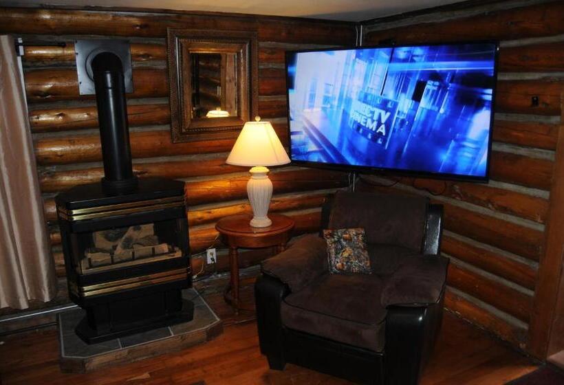 Дом 2 Спальни, Yellowstone Motel   Adults Only   All Rooms Have Kitchens