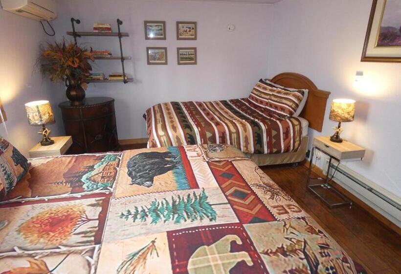 Студия Deluxe, Yellowstone Motel   Adults Only   All Rooms Have Kitchens