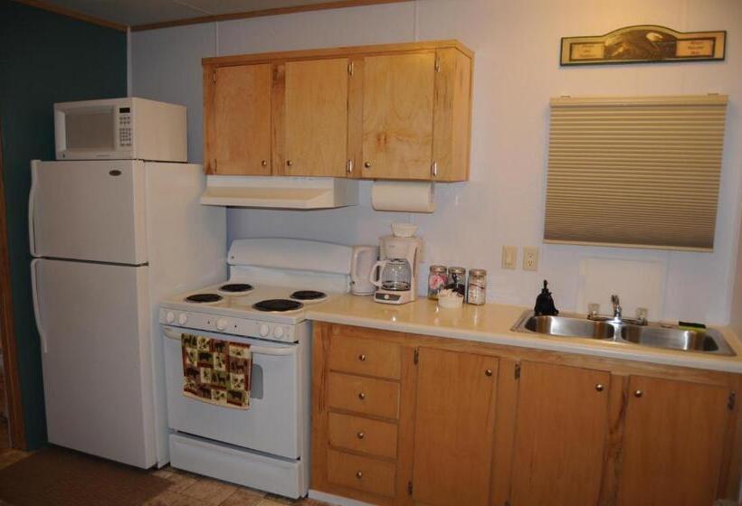 Дом 1 Спальня, Yellowstone Motel   Adults Only   All Rooms Have Kitchens