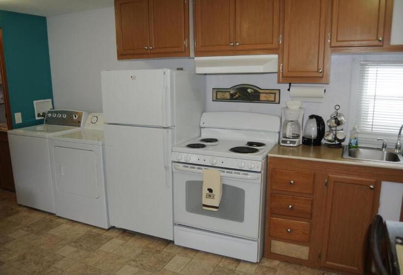 Дом 1 Спальня, Yellowstone Motel   Adults Only   All Rooms Have Kitchens