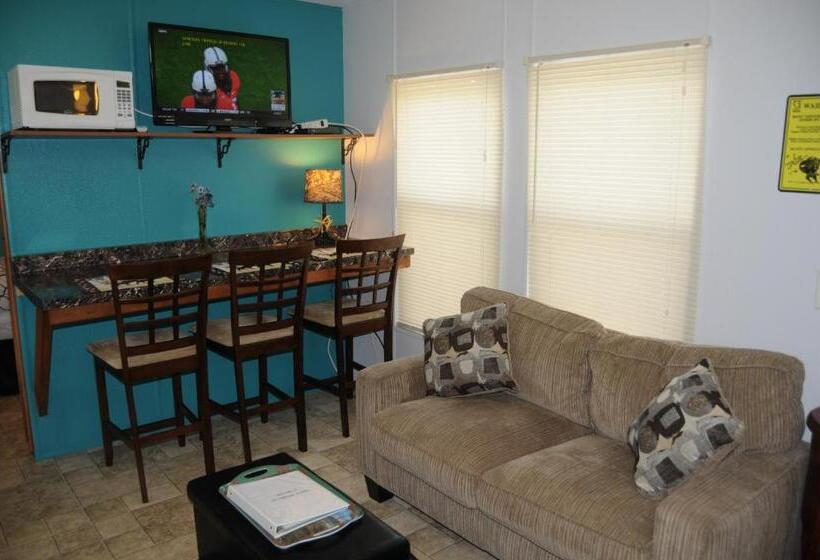 Дом 1 Спальня, Yellowstone Motel   Adults Only   All Rooms Have Kitchens