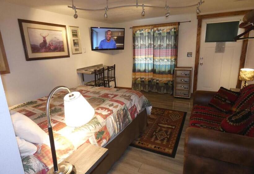 Номер Стандарт, Yellowstone Motel   Adults Only   All Rooms Have Kitchens