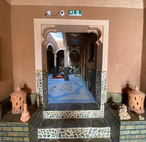 اتاق استاندارد سه نفره, Berber Nomad Kasbah