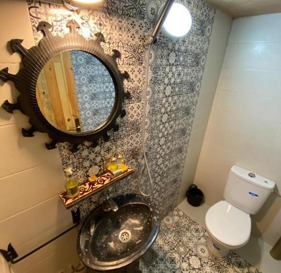 اتاق استاندارد سه نفره, Berber Nomad Kasbah