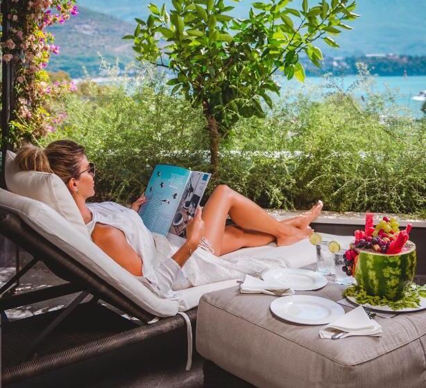 سوئیت اجرایی با چشمانداز دریا, Boutique Hotel Vissi D Arte