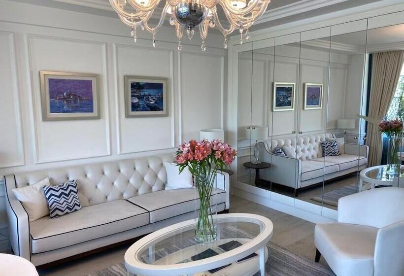 سوئیت اجرایی با چشمانداز دریا, Boutique Hotel Vissi D Arte