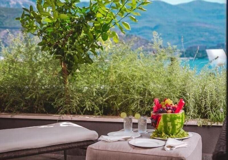 سوئیت اجرایی با چشم‌انداز دریا, Boutique Hotel Vissi D Arte