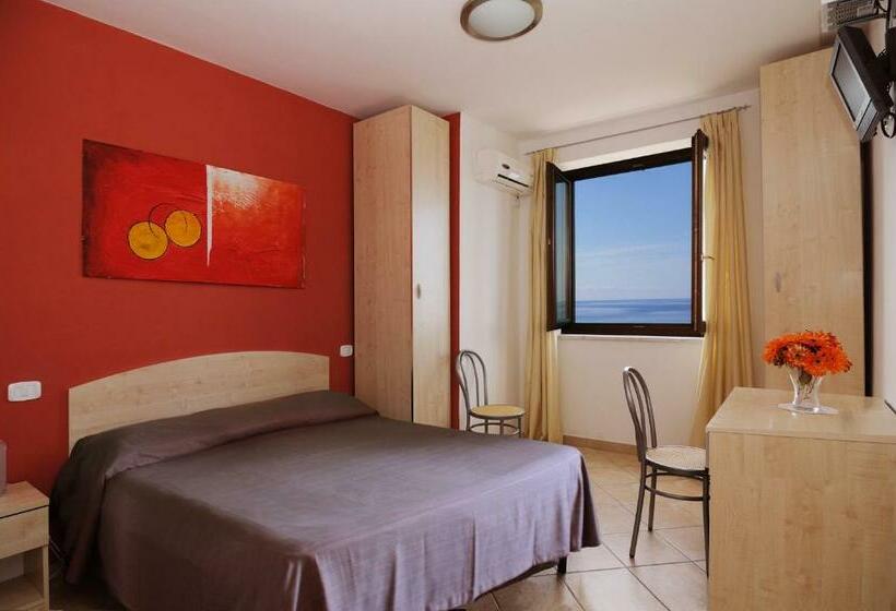 غرفة قياسية مطلّة علي البحر, La Rampa