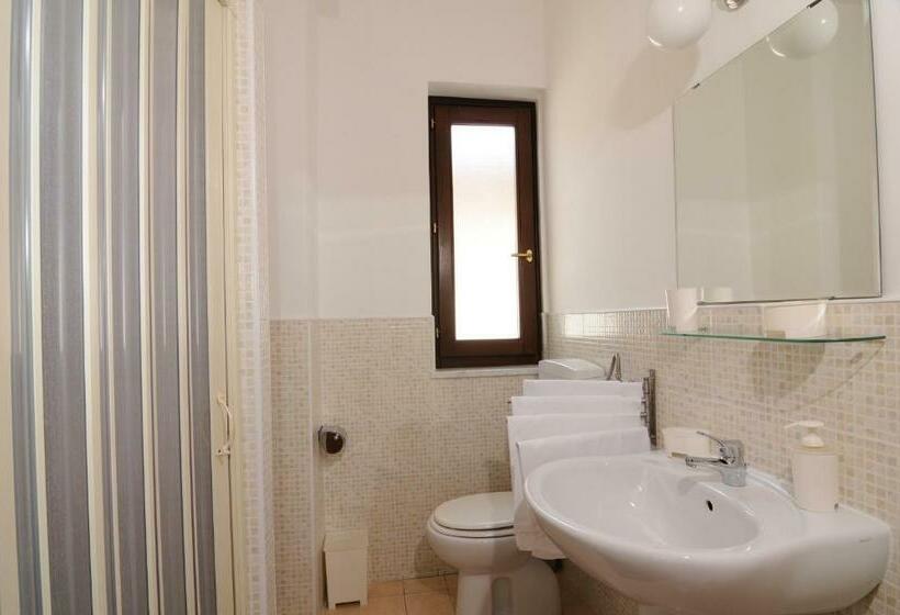 غرفة قياسية مطلّة علي البحر, La Rampa