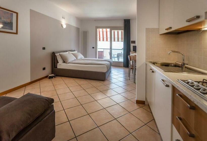 Standard studio with lake view, Residence Villa Al Lido