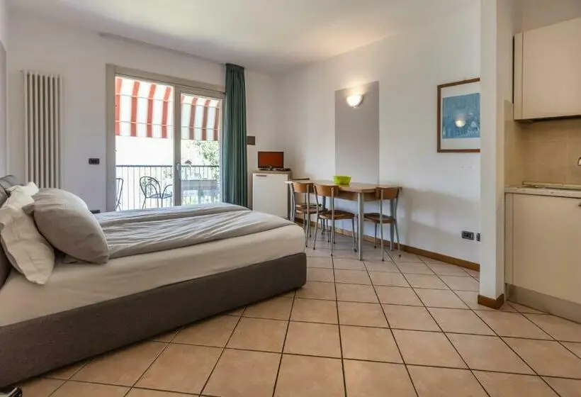 Standard studio with lake view, Residence Villa Al Lido